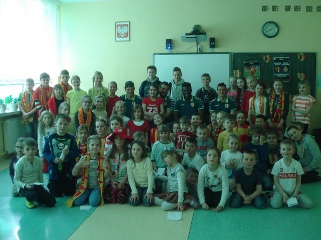 Wizyta piłkarzy Korony Kielce była dla uczniów z Bilczy wielką frajdą. Już czekają na kolejną