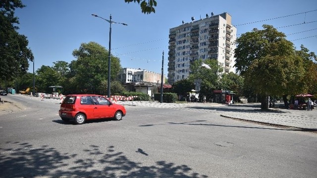 Ulicą Wileńską można już przejechać. Szkoda, że miesiąc później niż planowano.