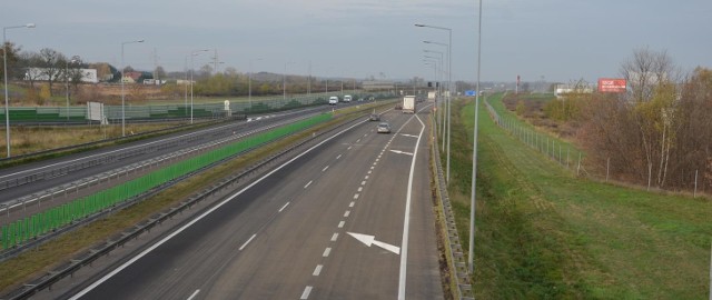 Między węzłami Łódź Północ i Pruszków autostrada będzie miała trzy pasy ruchu, a dalej do węzła Konotopa - cztery pasy ruchu na każdej z jezdni.