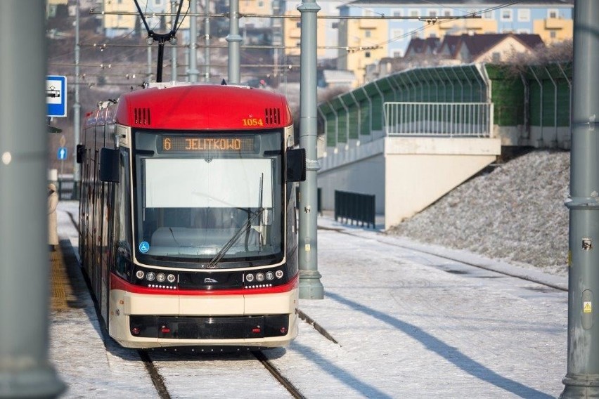 Komunikacja w Gdańsku przygotowana do zimy! Aplikacja, przecieraki i ciepły guzik