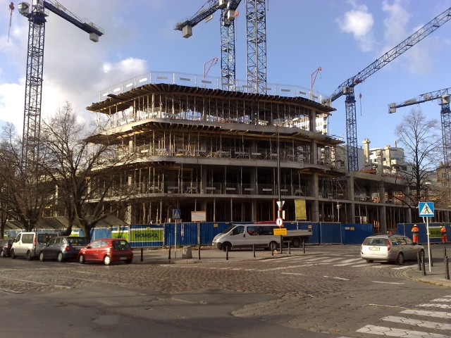 Budow nowych mieszkańW styczniu 2013 roku firmy budowlane rozpoczęły budowę jedynie 1700 mieszkań.