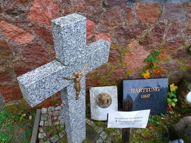 Ktoś ukradł zabytkową tablicę z cmentarza w Słubicach. Opiekun zabytków apeluje o dobrowolne zwrócenie tablicy