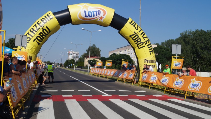 Tour de Pologne 2017 w Jastrzębiu. Kolarze mkną przed siebie