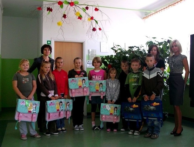 Tornistry trafiły między innymi do dzieci ze Szkoły Podstawowej w Furmanach.