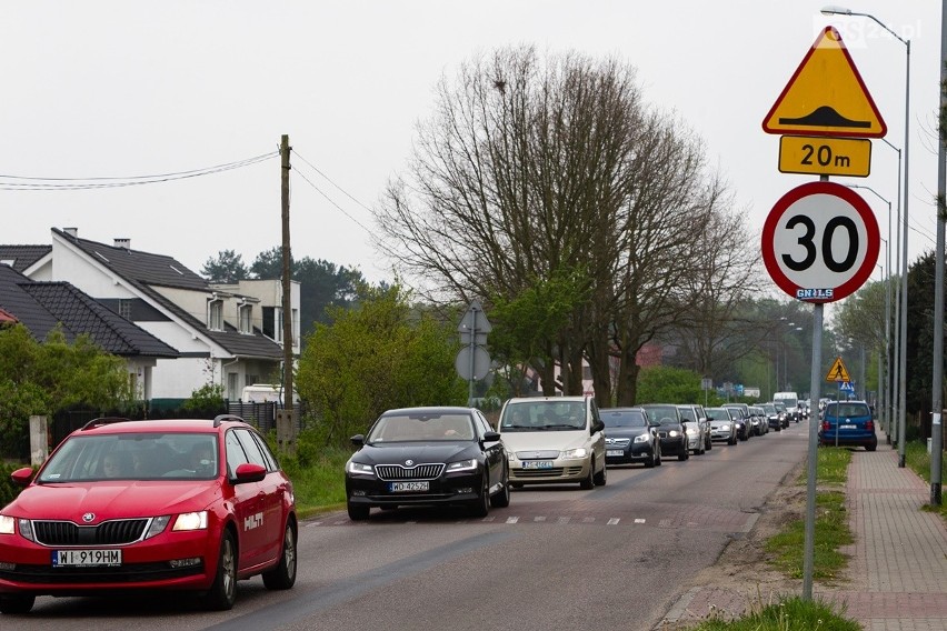 Uwaga kierowcy! Korki na trasie nad morze. Duży ruch na drogach