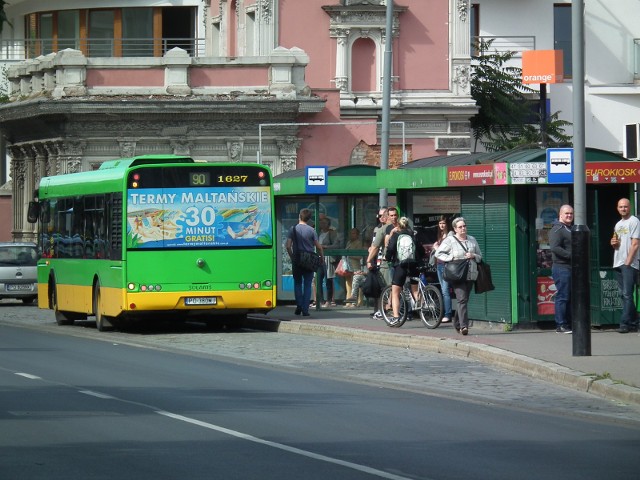 Buspas  pomiędzy przystankiem Małe Garbary a ulicą Szyperską (w stronę Cytadeli) będzie miał formę śluzy dla autobusów i rowerów do jazdy na wprost z pasa służącego pozostałym pojazdom do skrętu w prawo w  Szyperską