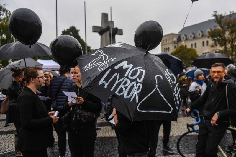 Czarny Protest odbył się 3 października w całym kraju. Na...