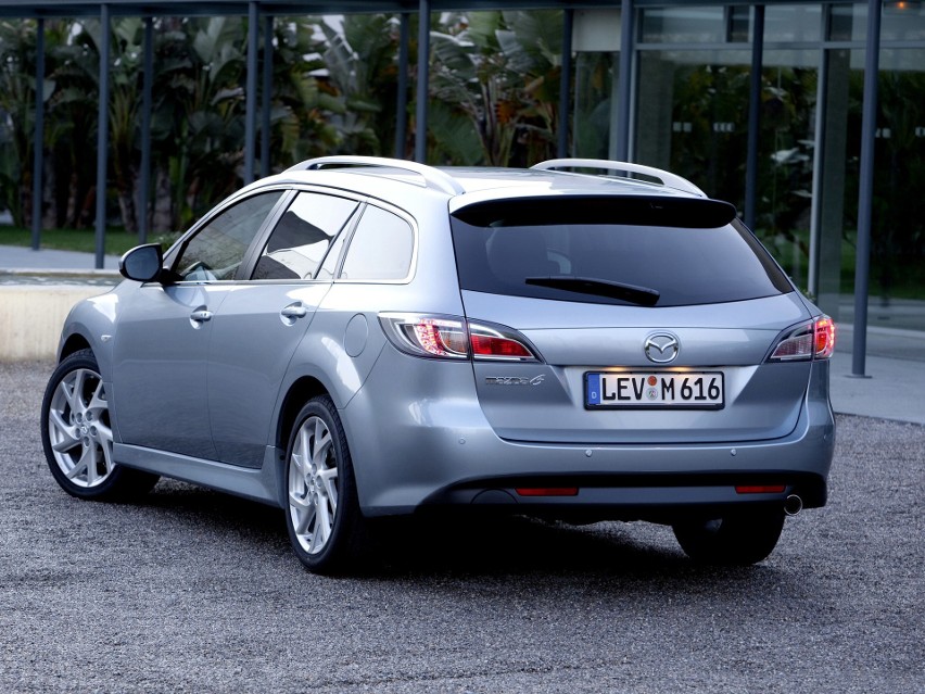 W 2010 roku Mazda 6 przeszła lifting obejmujący kilka...
