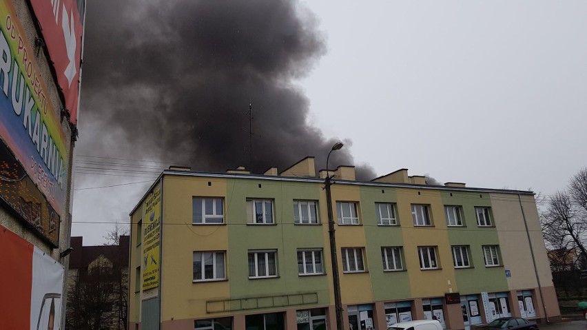 Ostrów Mazowiecka. Pożar w „małej jedynce”, 21.02.2020. Spłonął opuszczony budynek szkoły [ZDJĘCIA]