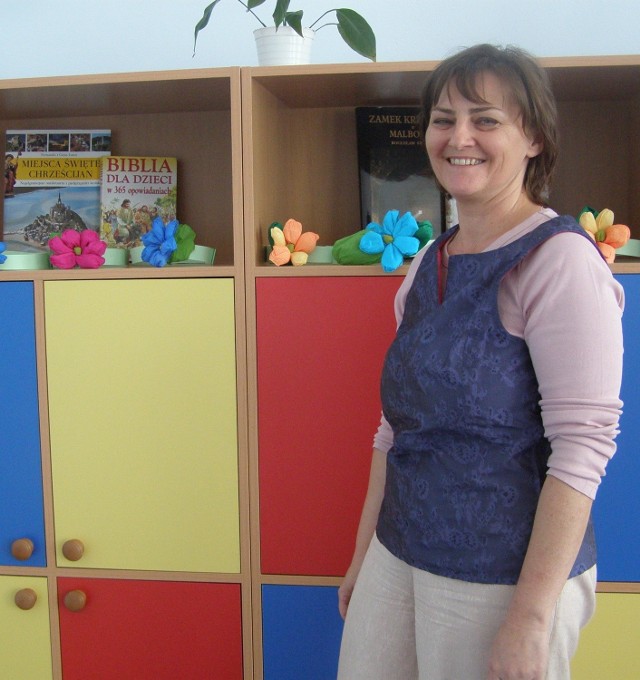 Na najmłodszych uczniów oddziału podstawowego czeka już wyremontowana klasa.  Na zdjęciu dyrektor szkoły - Katarzyna Duraj.
