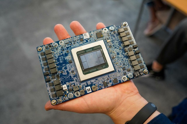 Nie będzie fabryki czipów Intela w Polsce? Firma złożyła wniosek w Niemczech. Fedorska: To jest skandal