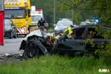 Tragedia pod Wrocławiem. Czołowe zderzenie na DK94. Nie żyją dwie osoby. Trasa jest zablokowana