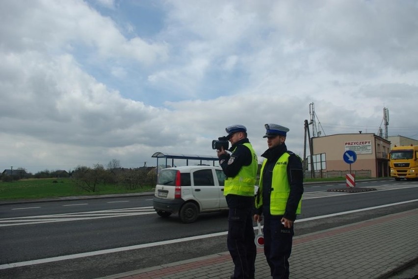 Kontrole drogowe policjanci prowadzili cały świąteczny...