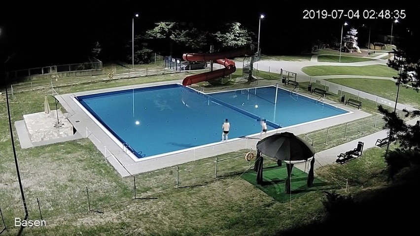 Monitoring "wyłapał" amatorów nocnej kąpieli w basenie w Iwoniczu-Zdroju [ZDJĘCIA]
