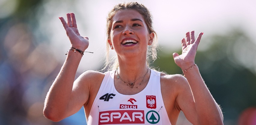 Kornelia Lesiewicz tuż po finałowym biegu na 400 metrów w...