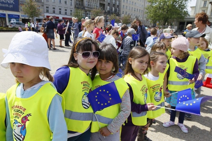 Na poznańskim Placu Wolności rozpoczął się Dzień Europy....