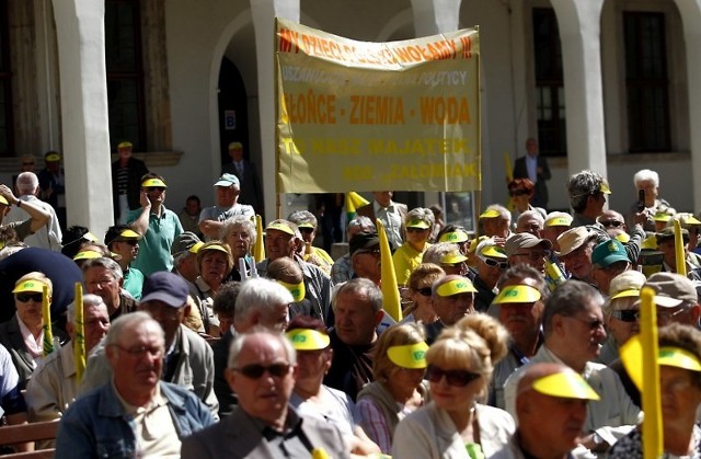 Działkowcy z całego regionu protestowali dziś na ulicach Szczecina.