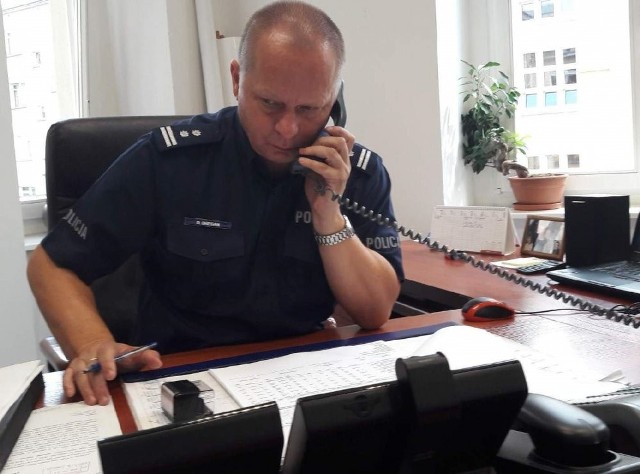 W odzyskaniu pieniędzy pomógł komendant nyskiej policji inspektor Dariusz Dregan.