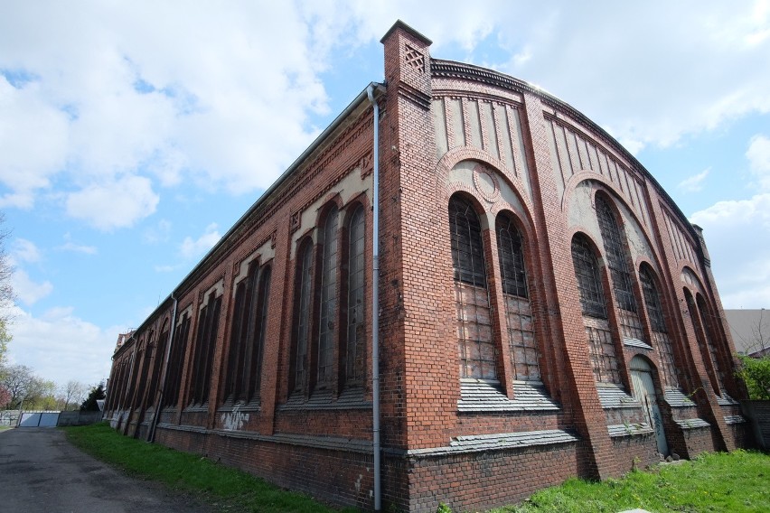 Teren nad rzeką, który dziś określamy jako Stara Gazownia,...