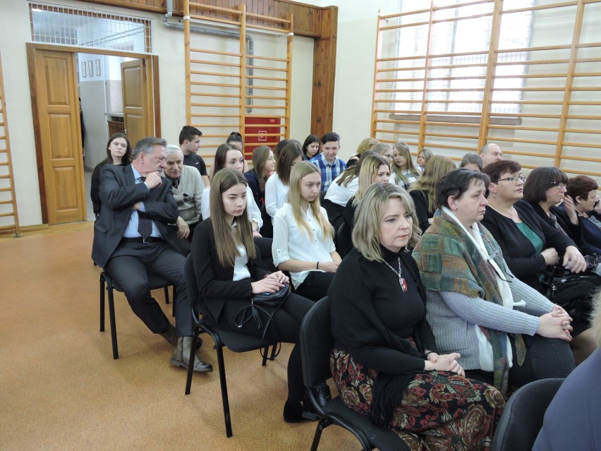 W Ostrowi Mazowieckiej wręczono statuetki niezwykłym ludziom [ZDJĘCIA]