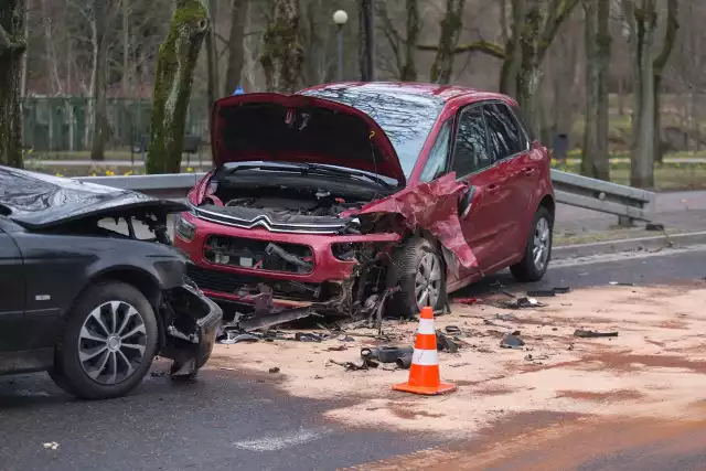 22-letni kierowca bmw uderzył w citroena. Dostał 1500 zł mandatu