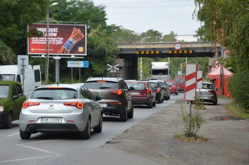 Korki na ul. Buforowej są bardzo długie – w porannych i...