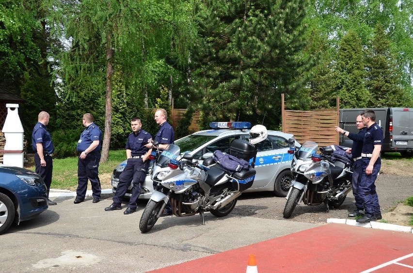 Piknik strażacki w siedzibie dąbrowskiej PSP