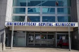 Szesnastu pracowników USK zamkniętych w szpitalu na kwarantannie. Przez pacjenta hospitalizowanego wcześniej w Bielsku Podlaskim (ZDJĘCIA)