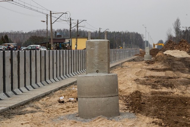 W miejscowości Krężel w gminie Chynów trwa już między innymi budowa nowego przystanku kolejowego dla pasażerów.