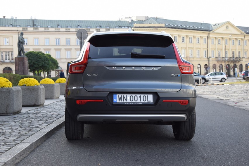 Volvo XC40...