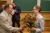 Kwiaty, kolokwium i Thorunium dla byłego rektora UMK na 90. urodziny