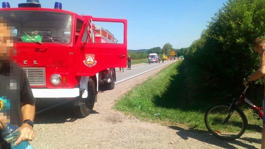 Wypadek na DK21 koło Dretynia. Potrzebny był śmigłowiec LPR.