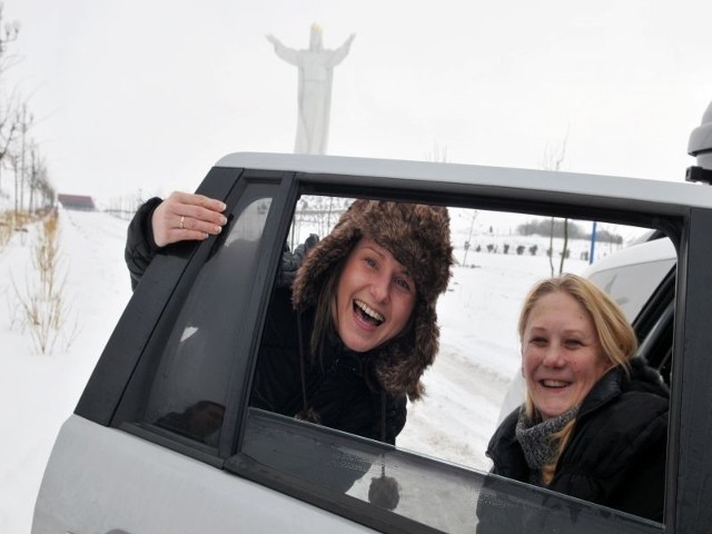 Joanna Iwaniuk i Agnieszka Bielawska z Oświęcimia mówią zgodnie, że duży parking przy pomniku Chrystusa Króla jest potrzebny