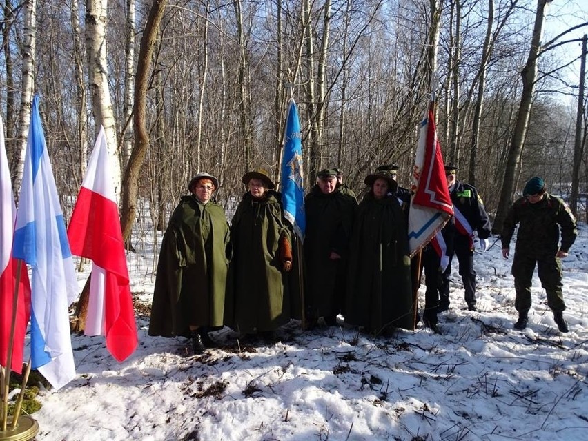 Sosnowiec: W Ostrowach Górniczych uczczono pamięć zamordowanej 70 lat temu rodziny Mackiewiczów FOTO