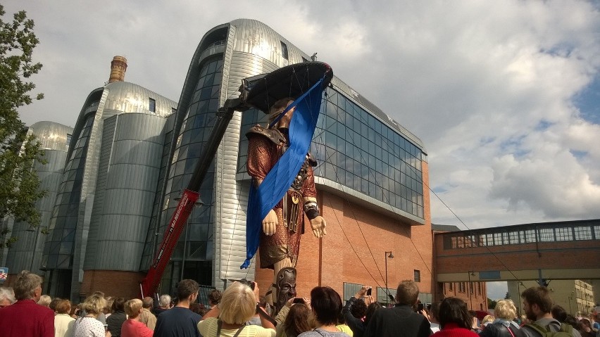 Festiwal Łódź Czterech Kultur. Gigantyczne marionetki przy EC1 [ZDJĘCIA, FILM]