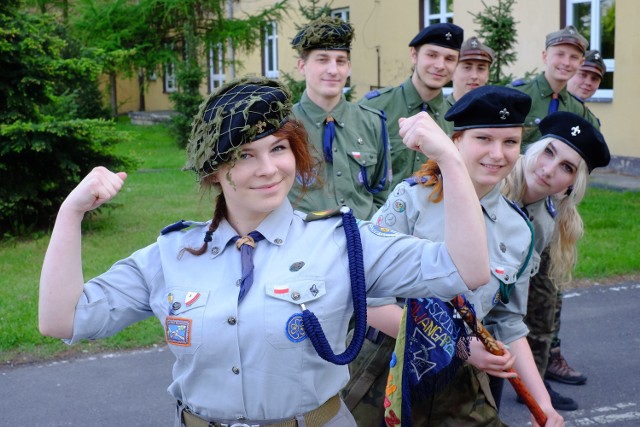 Harcerki i harcerze z 24 Szczepu Drużyn Harcerskich i Gromad Zuchowych Awangarda wzywając  służby ratunkowe  pomogli starszej kobiecie wydostać się w środku nocy z Ogrodu Botanicznego