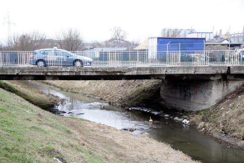 Ul. Pawia. Będzie nowy most na Czerniejówce