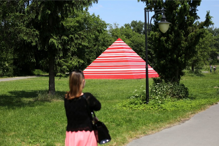 Kraków. Chcą usunąć piramidę z Nowej Huty. Co o tym sądzicie?