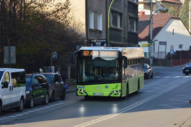 Wielicka komunikacja miejska funkcjonuje od dw&oacute;ch lat i wciąż jest poprawiana oraz &bdquo;naprawiana&rdquo;. Kolejne korekty, o kt&oacute;re proszą mieszkańcy mają wejść w życie od października 2021