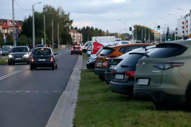 Gdzie we Wrocławiu najczęściej kierowcy parkuję w niedozwolonych miejscach? A może jesteś jednym z nich i chcesz uniknąć mandatu?>>>>Zobacz najpopularniejsze miejsca!