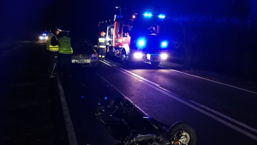 Wypadek pod Włocławkiem. Motorowerzysta w stanie ciężkim [zdjęcia]