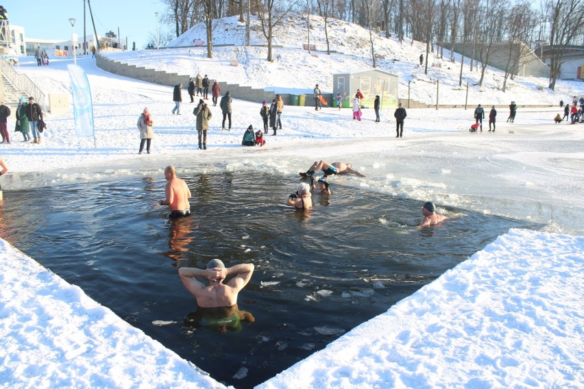 Mieszkańcy powiatu wąbrzeskiego uwielbiający kąpiele w...