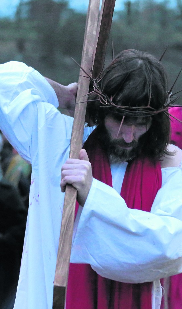 Wczorajsze misterium Drogi Krzyżowej i Wielkiego Piątku to nie tylko dla chrześcijan czas refleksji