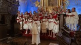 Koncert uwielbienia w opatowskiej kolegiacie świętego Marcina. Wystąpiły dzieci ze scholi parafialnej. Zobaczcie wideo i zdjęcia