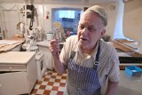 Zygmunt Pańszczyk robi w Kielcach kultowe pączki od 61 lat! Zdradził nam tajemnice ich smaku (WIDEO)