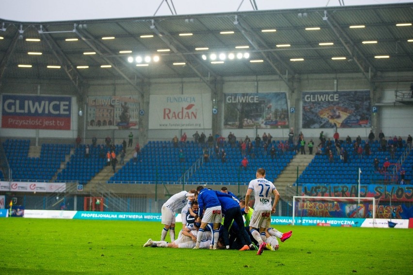 Piast Gliwice - Lech Poznań 0:2. Wygrali w dziesiątkę!...