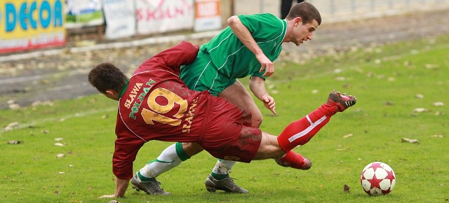 Marcin Kozłowski (w zielonym stroju) strzelił gola i zanotował trzy asysty.