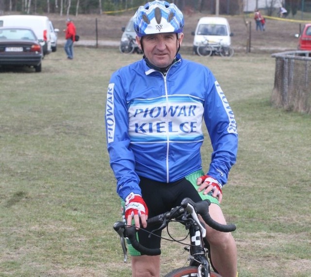 Waldemar Banasiński, jeden z głównych organizatorów mistrzostw i zarazem kandydat do medalu, zaprasza na wyścigi, które odbędą się na trasie wokół Polonii Białogon.