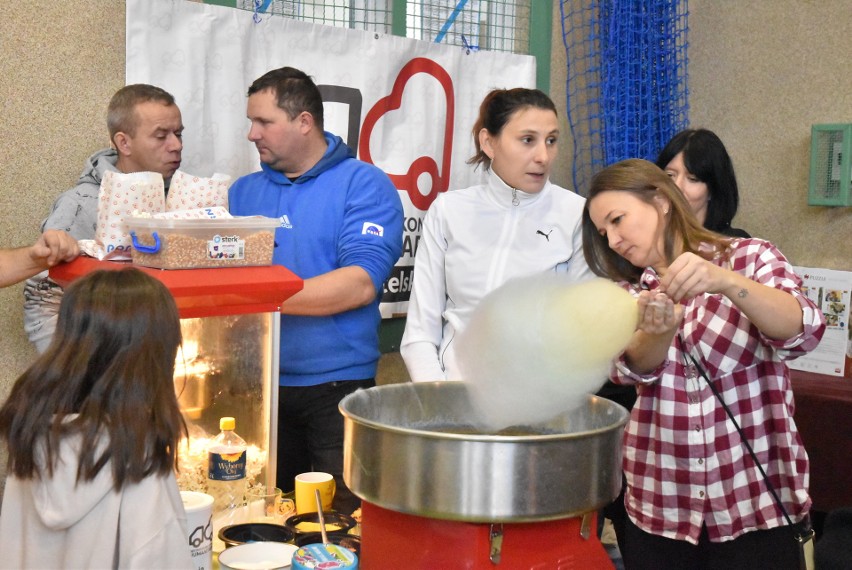 Impreza charytatywna "Razem dla Oli" w Szkole Podstawowej w Młynarzach, 3.12.2023