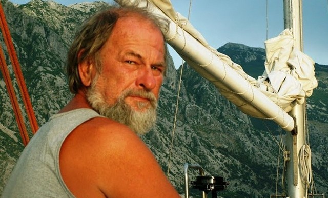 Przez 32 lata Jerzy Radomski prowadził życie obieżyświata. Teraz wraca do domu na stałe. Dla żeglarzy jest jak guru. Już za życia stał się legendą.